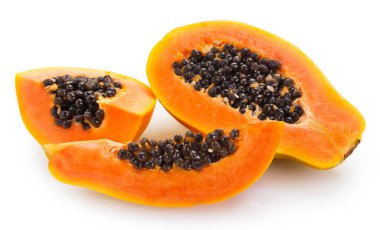 Beyaz arka planda taze papaya
