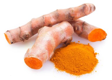 beyaz zemin üzerinde zerdeçal