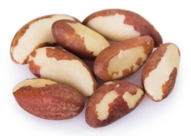 Brezilya cevizi beyaz arka plan üzerinde