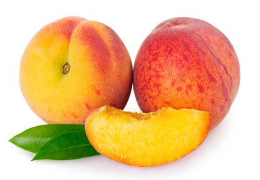 Beyaz arka planda taze şeftali