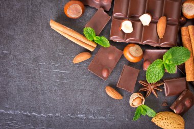 Fındık ile koyu çikolata