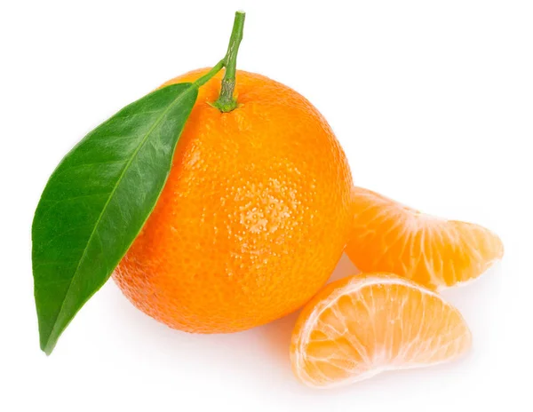 Beyaz arka planda taze Mandarin — Stok fotoğraf