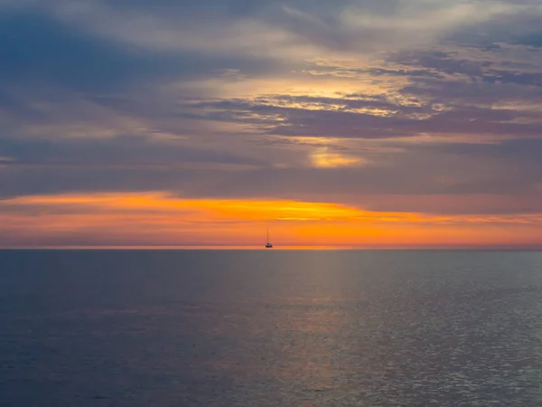 Гарний Захід Сонця Адріатичному Морі Чорногорія Захопили Плаваючому Човні — стокове фото