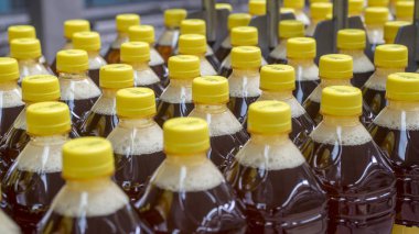 ayrıntı içecek, sarı kap, dokulu görüntü plastik şişe