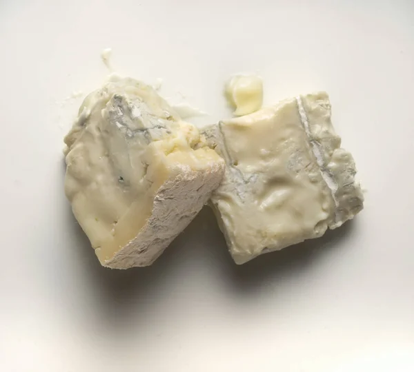 Two Little Pieces Italian Gorgonzola Cheese White Plate — Stock Photo, Image