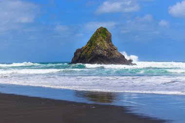 Karakare Beach Panatahi ada, Auckland bölge, Yeni Zelanda