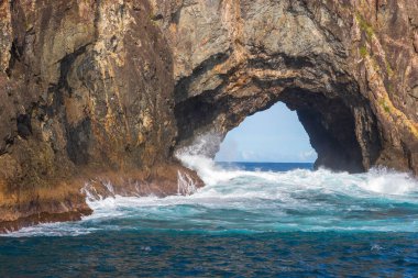 Piercy Adası veya Hole Rock, Bay turistik 