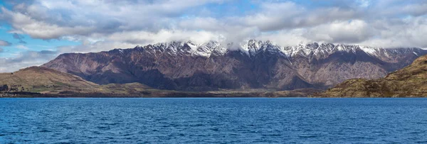 Notáveis montanhas, lago Wakatipu, Queenstown, Nova Zelândia — Fotografia de Stock