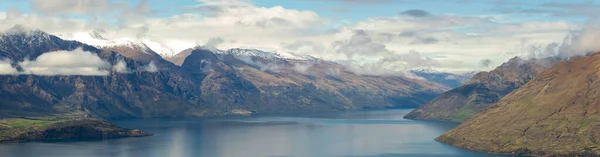 ワカティプ湖と南アルプスのパノラマ クイーンズタウン ニュージーランド — ストック写真
