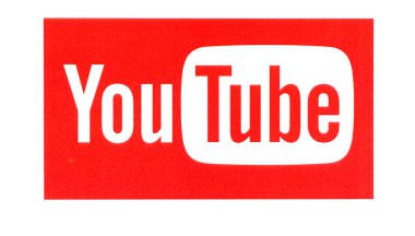 Kişinev, Moldova - Eylül! 9, 2018: Youtube logo baskılı kağıt üzerinde. YouTube bir video paylaşım web sitesidir. Hizmet Şubat 2005'te 3 eski Paypal çalışanları tarafından oluşturulmuş