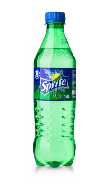 Kişinev, Moldova-Kasım 11, 2015: beyaz izole Sprite şişe içki. Sprite limon benzeri aromalı içecek Coca Cola Company.With yalıtım maskesi tarafından üretilen olduğunu