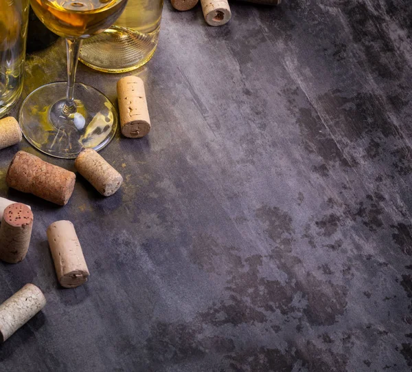 Wine Glass Bottles Corks Wooden Table — Stock Photo, Image