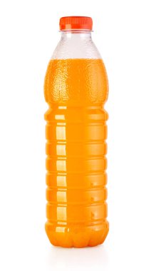 Plastik bir şişe portakal suyu beyaza izole edilmiş ve kırpma yolu var.