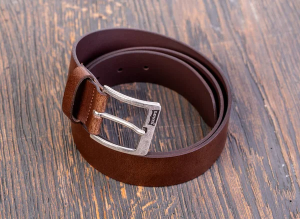 Chisinau Moldova February 2019 Leather Belt Levis Wooden Background — Stock Photo, Image