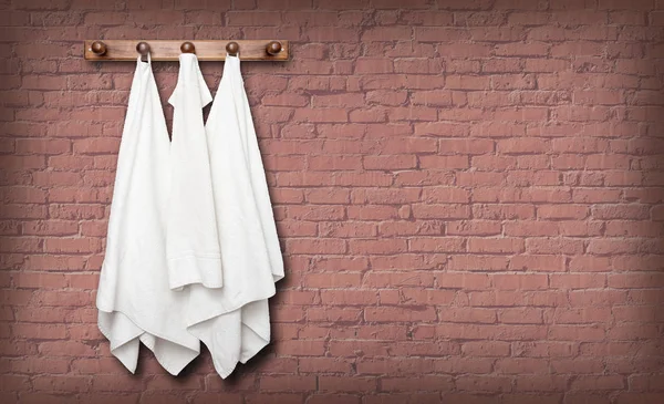 Czyste ręczniki na ścianie — Zdjęcie stockowe