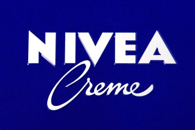 Nivea logo paketi
