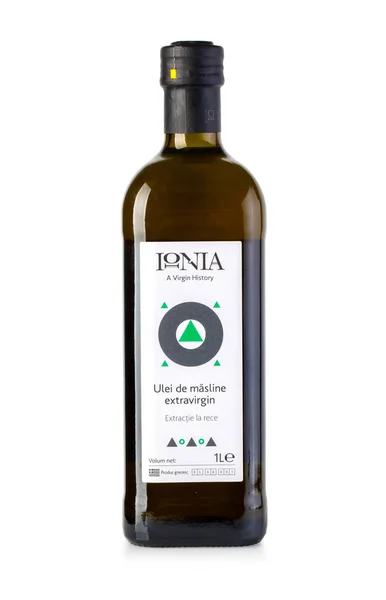 Botella de aceite de oliva "IONIA" aislado en blanco con camino de recorte —  Fotos de Stock