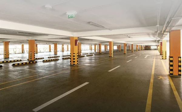 Boş Park garaj yeraltı,