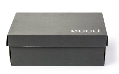 Beyaz üzerinde izole ayakkabı kutusu