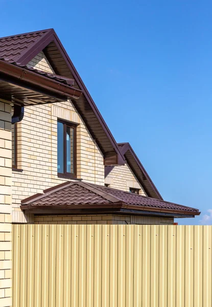 Nieuw modern residentieel huis complex — Stockfoto