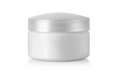 Beyaz arkaplanda izole edilmiş beyaz plastik krem ambalajı kırpma yolu ile modelleme