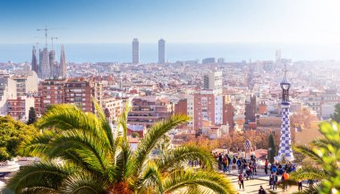 Barselona, İspanya 17 Aralık 2019: Park Guell Barselona, İspanya