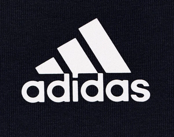Chisinau Moldova Augusztus 2020 Sportmárka Adidas Logójának Lezárása Textilre Nyomtatva — Stock Fotó