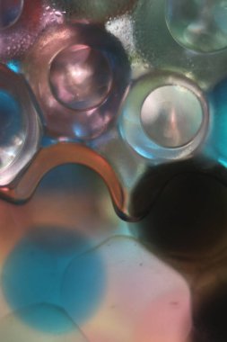 Mavi bir bardağa yakın çekim