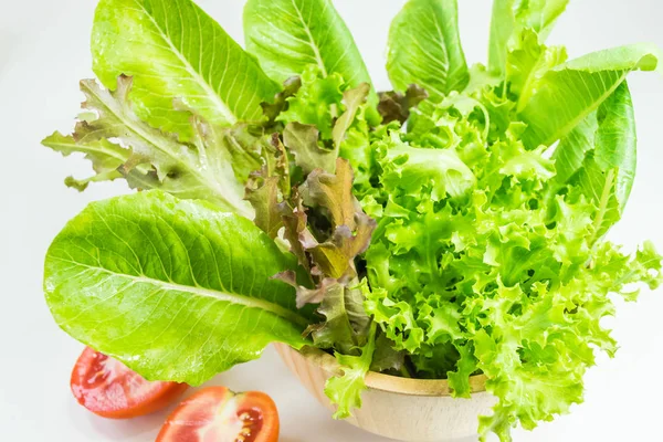 Salada Legumes Tigela Fundo Branco — Fotografia de Stock