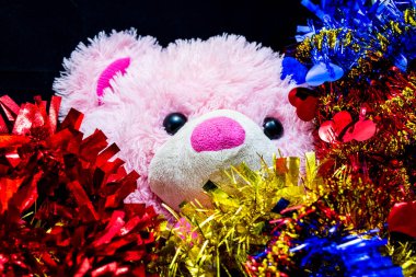 Noel dekorasyonu. Oyuncak ayı ile şerit