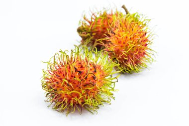 Kırmızı rambutan meyve