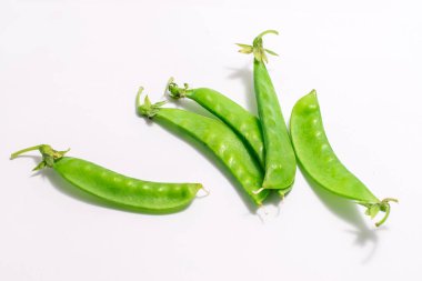 Beyaz üzerine kar bezelye