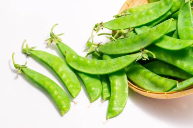 Beyaz üzerine kar bezelye