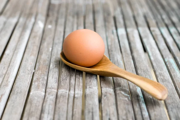 Verse kippeneieren — Stockfoto