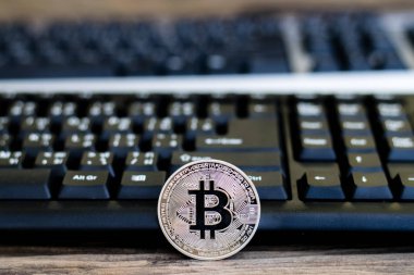 Siyah klavyeli Bitcoin