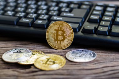 Siyah klavyeli Bitcoin