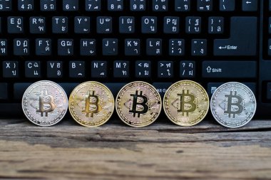 Siyah klavyeli Bitcoin