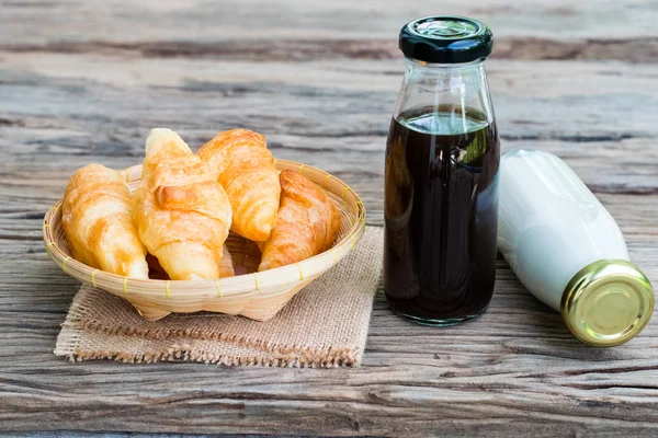 Frissen sütött croissant — Stock Fotó