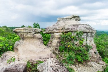 Taş şekiller garip