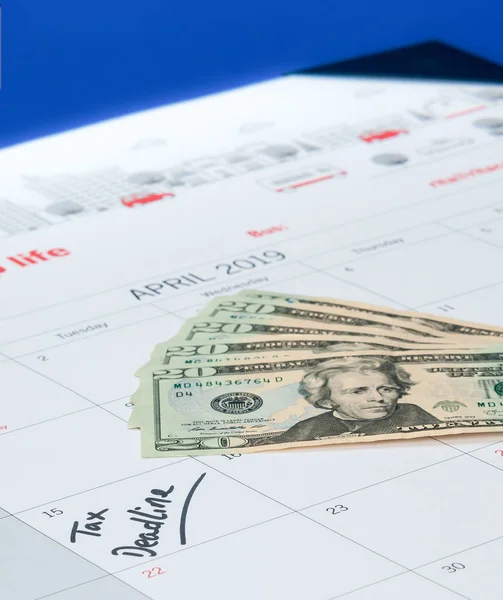 Calendar Cash Owed Taxes — Stock Photo, Image