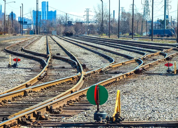 Railway Tracks Auto Parts Yard — стоковое фото