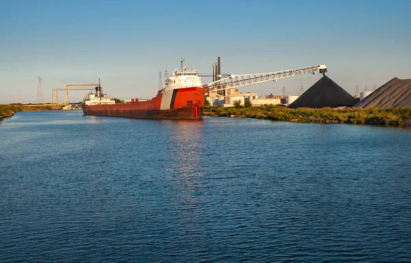 Detroit river frakt — Stockfoto