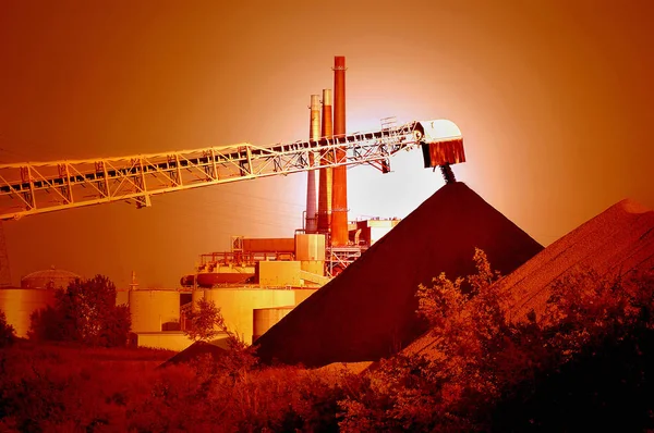 Těžba uhlí při východu slunce — Stock fotografie