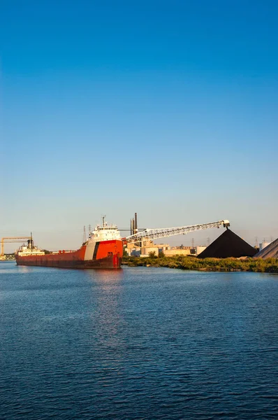 Detroit river frakt — Stockfoto