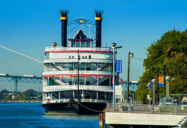 Detroit Nehri Feribot