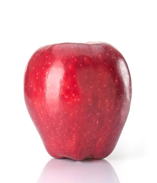 Шинный красный яблоко на белом — стоковое фото
