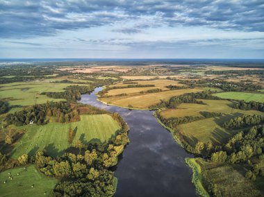 Yaroslavl ve nehir Volga, Rusya Federasyonu Hava görünümünü robot. Drone görünümü