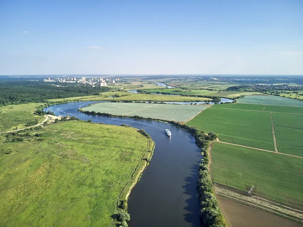俄罗斯莫斯科的河流 从无人机上看鸟图 — 图库照片