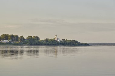 Hill valley Volga Nehri'nde görüntüleyin. Görünüm