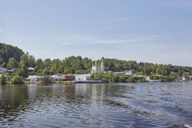 Hill valley Volga Nehri'nde görüntüleyin. Görünüm
